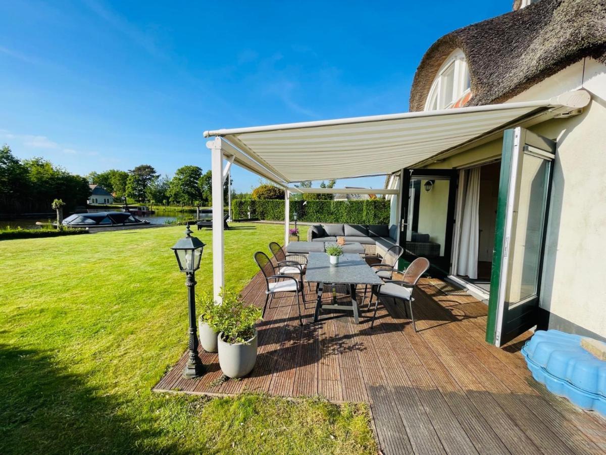 Vakantiehuis Aan Het Water In Friesland Sint Nicolaasga Buitenkant foto