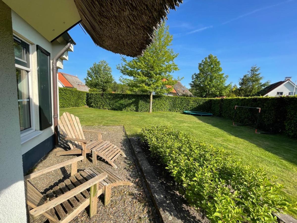 Vakantiehuis Aan Het Water In Friesland Sint Nicolaasga Buitenkant foto